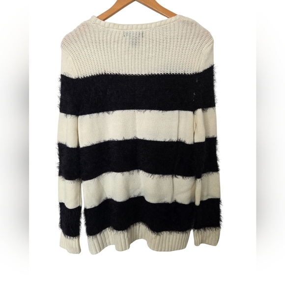 NWT Style & Co Striped Black and White Women's Sweater Size L - Picture 4 of 5